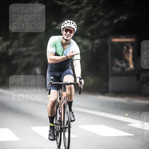 13.09.2026 - Stadtparktriathlon H.Heesch http://msf.ph/oto/10350190 13.09.2026 11:02:40 Radfahren 371, 403, 435, 513, 531, 557, 572, 618, 637, 671, 672 meine-sportfotos.de