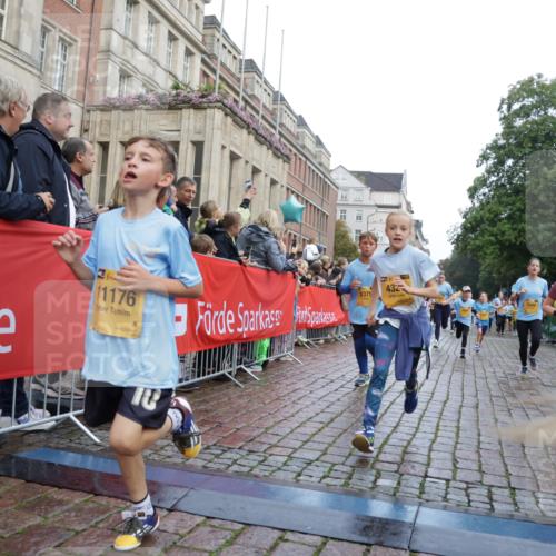 13.09.2026 - Kiel Lauf Yannick Fuchs http://msf.ph/oto/10350193 13.09.2026 08:57:25 Ziel 700, 1546, 1769, 2128, 2129, 3382, 4834, 5984, 7478, 7715, 10892, 81, 482, 1222, 2384, 2479, 2543, 3034, 3161, 3305, 3665, 4558, 4680, 4901, 4908, 5003, 5223, 5333, 5340, 5719, 5809, 6361, 6807, 7559, 7752, 7927, 8094, 8341, 8424, 9156, 9307, 9542, 9564, 9940, 10042, 10321, 10603, 11423, 11495, 11558, 11986, 12062, 12215, 12455, 12512, 160, 406, 689, 1051, 1520, 1714, 2439, 3359, 3375, 4182, 4321, 4382, 4383, 5006, 5219, 5244, 5733, 5762, 5765, 6459, 7547, 7608, 7609, 9062 meine-sportfotos.de