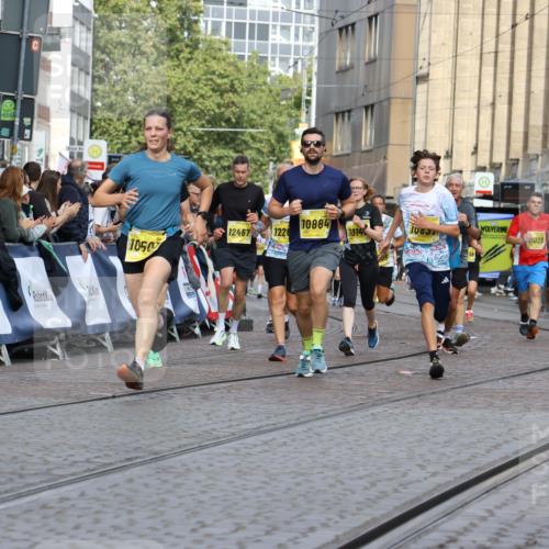 13.09.2026 - 21. swb-Marathon Bremen Strokosch-Dieckow http://msf.ph/oto/10350229 13.09.2026 10:54:29 Ziel 10359, 10822, 10947, 10996, 11010, 11118, 11290, 11329, 11361, 11476, 11765, 11843, 11989, 11998, 12356, 12435, 13531, 10410, 10589, 10608, 10704, 11039, 11040, 11174, 11389, 11874, 12038, 12519, 13526 meine-sportfotos.de