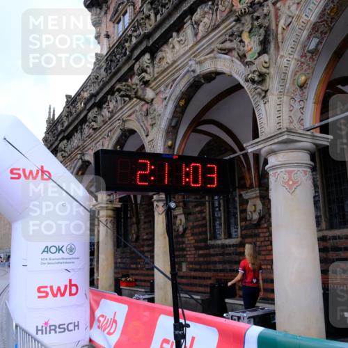 13.09.2026 - 21. swb-Marathon Bremen Tim E. http://msf.ph/oto/10350237 13.09.2026 11:41:53 Ziel  meine-sportfotos.de