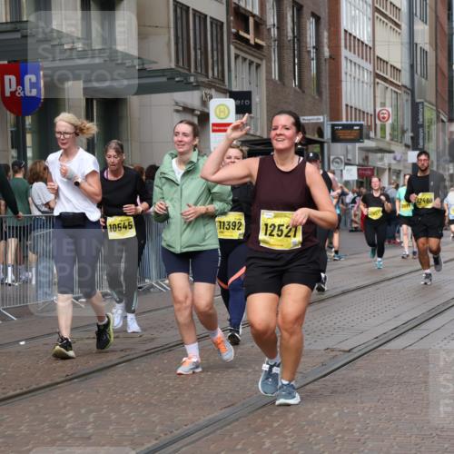 13.09.2026 - 21. swb-Marathon Bremen Strokosch-Dieckow http://msf.ph/oto/10350268 13.09.2026 11:13:15 Ziel 10484, 10545, 10766, 10883, 10889, 11084, 11392, 11670, 11954, 11999, 12010, 12280, 12460, 12521, 10804, 10893, 11048, 11357, 11606, 11627, 12050, 12060, 12393, 12418 meine-sportfotos.de