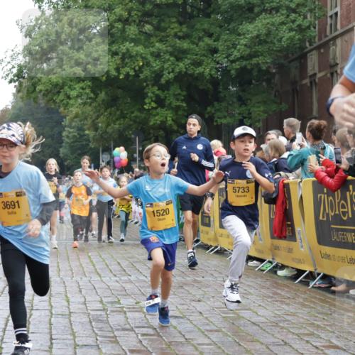 13.09.2026 - Kiel Lauf Yannick Fuchs http://msf.ph/oto/10350294 13.09.2026 08:57:27 Ziel 160, 700, 1546, 1769, 2128, 2129, 3382, 4834, 5984, 6459, 7478, 7715, 9062, 10876, 10892, 81, 482, 2384, 2479, 2543, 3034, 3161, 3305, 3665, 4558, 4901, 4908, 5003, 5223, 5340, 5719, 5809, 6361, 6807, 7559, 7752, 7927, 8341, 9307, 9542, 9564, 9940, 10321, 10603, 11423, 11495, 11558, 11986, 12062, 12215, 12455, 12512, 406, 689, 1051, 1520, 1714, 2439, 3359, 3375, 3691, 4182, 4321, 4382, 4383, 5006, 5219, 5244, 5733, 5762, 5765, 7058, 7547, 7608, 7609, 81 meine-sportfotos.de