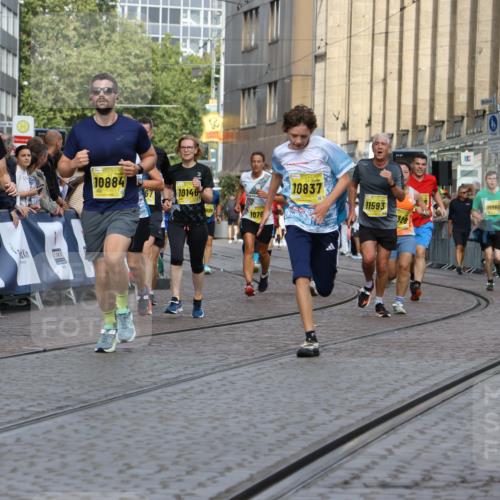13.09.2026 - 21. swb-Marathon Bremen Strokosch-Dieckow http://msf.ph/oto/10350309 13.09.2026 10:54:31 Ziel 10359, 10577, 10749, 10822, 10996, 11010, 11099, 11118, 11290, 11329, 11361, 11476, 11765, 11843, 11989, 11998, 13531, 10589, 10608, 10704, 11040, 11174, 11389, 11569, 11874, 12038, 12519, 13526 meine-sportfotos.de