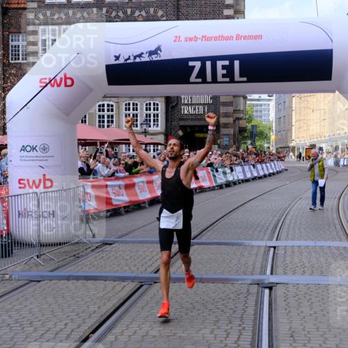 13.09.2026 - 21. swb-Marathon Bremen Tim E. http://msf.ph/oto/10350314 13.09.2026 12:17:46 Ziel  meine-sportfotos.de