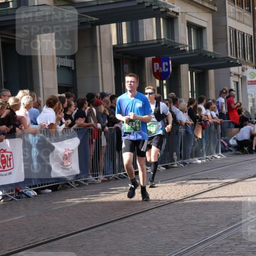 13.09.2026 - 21. swb-Marathon Bremen Strokosch-Dieckow http://msf.ph/oto/10350317 13.09.2026 13:31:41 Ziel 578, 846, 2310, 2934, 3205, 3244, 3278, 3946, 3989, 4030, 4566, 4797, 4979, 4998, 5158, 5325, 5363, 5899, 6116, 6354, 7182, 7242, 7526, 7790, 7818, 7964, 8048, 8078, 8247, 8610, 8970, 9016, 9188, 9394, 9640, 9785, 13231, 310, 922, 1600, 1627, 2602, 2707, 3115, 3152, 3239, 3244, 3343, 3392, 3579, 3858, 3859, 4164, 4258, 4273, 4692, 4889, 5426, 5899, 6039, 6062, 6100, 6193, 6213, 6581, 6602, 7032, 7260, 7608, 7941, 8042, 8205 meine-sportfotos.de