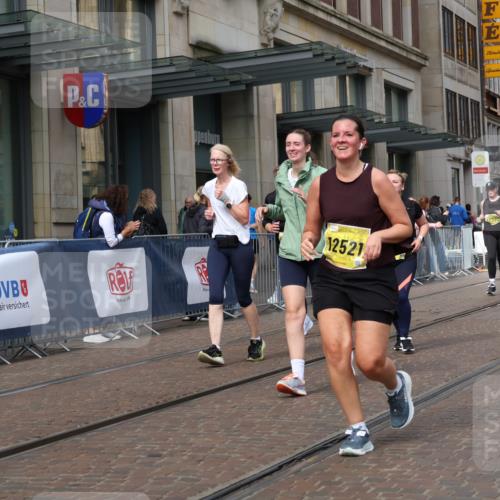13.09.2026 - 21. swb-Marathon Bremen Strokosch-Dieckow http://msf.ph/oto/10350326 13.09.2026 11:13:17 Ziel 10484, 10545, 10766, 10883, 10889, 11084, 11392, 11670, 11954, 11999, 12010, 12280, 12460, 12521, 10804, 10893, 11048, 11357, 11606, 11627, 12050, 12060, 12393, 12418 meine-sportfotos.de