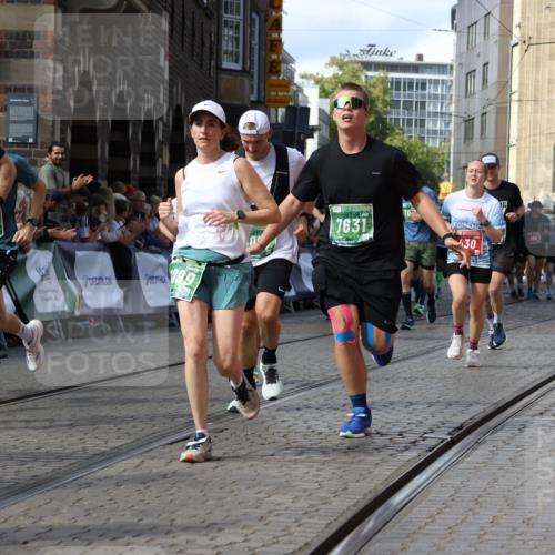 13.09.2026 - 21. swb-Marathon Bremen Strokosch-Dieckow http://msf.ph/oto/10350330 13.09.2026 13:29:20 Ziel 394, 430, 565, 687, 722, 725, 745, 936, 1014, 1274, 1688, 2070, 2223, 2378, 2851, 3419, 3665, 3938, 4590, 5225, 5267, 5531, 5691, 5865, 6099, 6817, 6937, 6955, 7134, 8984, 8985, 9562, 9661, 13174, 132, 1083, 1243, 1365, 1387, 2076, 2301, 2742, 2957, 3030, 3721, 4541, 5244, 5599, 6103, 6384, 6499, 6690, 6930, 7013, 7426, 7631, 7649, 8007, 8009, 8831 meine-sportfotos.de
