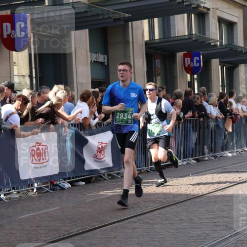 13.09.2026 - 21. swb-Marathon Bremen Strokosch-Dieckow http://msf.ph/oto/10350334 13.09.2026 13:31:42 Ziel 578, 846, 2310, 2934, 3205, 3278, 3946, 3989, 4030, 4566, 4797, 4979, 4998, 5158, 5325, 5363, 5628, 6116, 6354, 7182, 7242, 7526, 7790, 7818, 8048, 8247, 8610, 8970, 9016, 9188, 9394, 9640, 9785, 13231, 310, 922, 1600, 1627, 2602, 2707, 3115, 3152, 3239, 3244, 3343, 3392, 3579, 3858, 3859, 3989, 4164, 4258, 4273, 4692, 4889, 5363, 5426, 5899, 6039, 6062, 6100, 6193, 6213, 6581, 6602, 7032, 7260, 7608, 7941, 8042, 8205 meine-sportfotos.de