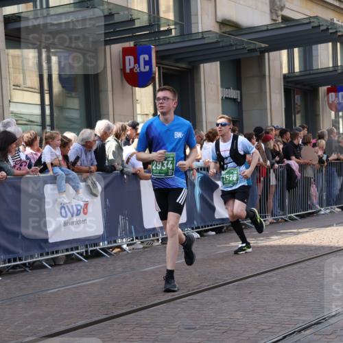 13.09.2026 - 21. swb-Marathon Bremen Strokosch-Dieckow http://msf.ph/oto/10350362 13.09.2026 13:31:42 Ziel 578, 846, 2310, 2934, 3205, 3278, 3946, 3989, 4030, 4566, 4797, 4979, 4998, 5158, 5325, 5363, 5628, 6116, 6354, 7182, 7242, 7526, 7790, 7818, 8048, 8247, 8610, 8970, 9016, 9188, 9394, 9640, 9785, 13231, 310, 922, 1600, 1627, 2602, 2707, 3115, 3152, 3239, 3244, 3343, 3392, 3579, 3858, 3859, 3989, 4164, 4258, 4273, 4692, 4889, 5363, 5426, 5899, 6039, 6062, 6100, 6193, 6213, 6581, 6602, 7032, 7260, 7608, 7941, 8042, 8205 meine-sportfotos.de