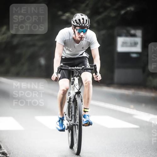 13.09.2026 - Stadtparktriathlon H.Heesch http://msf.ph/oto/10350364 13.09.2026 11:02:56 Radfahren 520, 571, 640, 708 meine-sportfotos.de