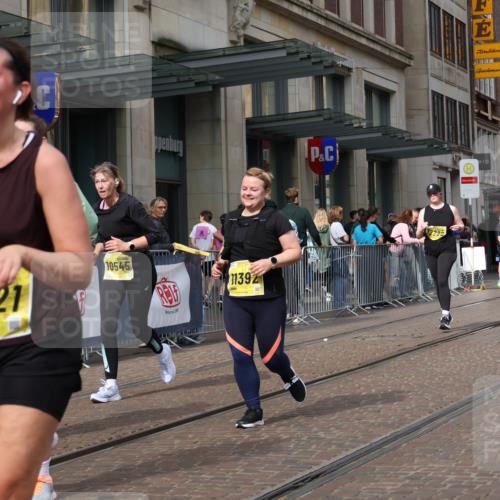 13.09.2026 - 21. swb-Marathon Bremen Strokosch-Dieckow http://msf.ph/oto/10350368 13.09.2026 11:13:18 Ziel 10330, 10484, 10545, 10766, 10883, 10889, 11078, 11084, 11392, 11670, 11954, 11999, 12010, 12280, 12460, 12521, 10804, 10893, 11048, 11357, 11606, 11627, 12050, 12060, 12393, 12418 meine-sportfotos.de