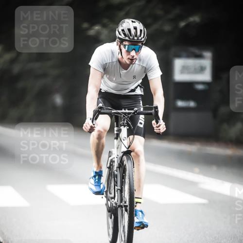 13.09.2026 - Stadtparktriathlon H.Heesch http://msf.ph/oto/10350369 13.09.2026 11:02:56 Radfahren 520, 571, 640, 708 meine-sportfotos.de