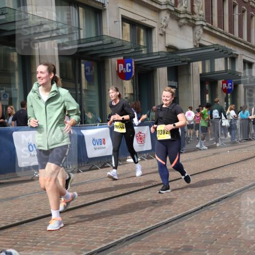 13.09.2026 - 21. swb-Marathon Bremen Strokosch-Dieckow http://msf.ph/oto/10350391 13.09.2026 11:13:18 Ziel 10330, 10484, 10545, 10766, 10883, 10889, 11078, 11084, 11392, 11670, 11954, 11999, 12010, 12280, 12460, 12521, 10804, 10893, 11048, 11357, 11606, 11627, 12050, 12060, 12393, 12418 meine-sportfotos.de