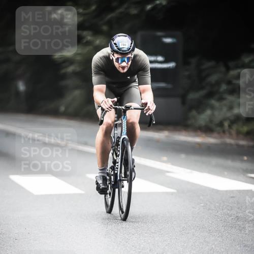 13.09.2026 - Stadtparktriathlon H.Heesch http://msf.ph/oto/10350404 13.09.2026 11:03:00 Radfahren 571, 640, 666, 708 meine-sportfotos.de