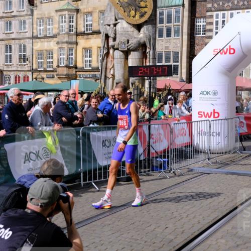 13.09.2026 - 21. swb-Marathon Bremen Tim E. http://msf.ph/oto/10350405 13.09.2026 12:18:37 Ziel  meine-sportfotos.de