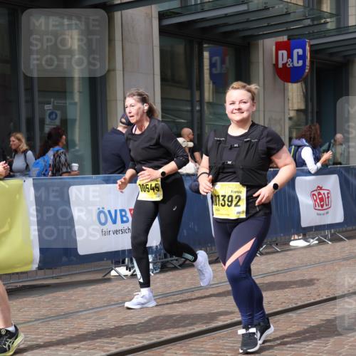13.09.2026 - 21. swb-Marathon Bremen Strokosch-Dieckow http://msf.ph/oto/10350415 13.09.2026 11:13:19 Ziel 10330, 10484, 10545, 10766, 10883, 10889, 11078, 11084, 11392, 11670, 11954, 11999, 12010, 12280, 12460, 12521, 10804, 10893, 11048, 11357, 11627, 12060, 12393, 12418 meine-sportfotos.de