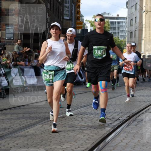 13.09.2026 - 21. swb-Marathon Bremen Strokosch-Dieckow http://msf.ph/oto/10350418 13.09.2026 13:29:20 Ziel 394, 430, 565, 687, 722, 725, 745, 936, 1014, 1274, 1688, 2070, 2223, 2378, 2851, 3419, 3665, 3938, 4590, 5225, 5267, 5531, 5691, 5865, 6099, 6817, 6937, 6955, 7134, 8984, 8985, 9562, 9661, 13174, 132, 1083, 1243, 1365, 1387, 2076, 2301, 2742, 2957, 3030, 3721, 4541, 5244, 5599, 6103, 6384, 6499, 6690, 6930, 7013, 7426, 7631, 7649, 8007, 8009, 8831 meine-sportfotos.de