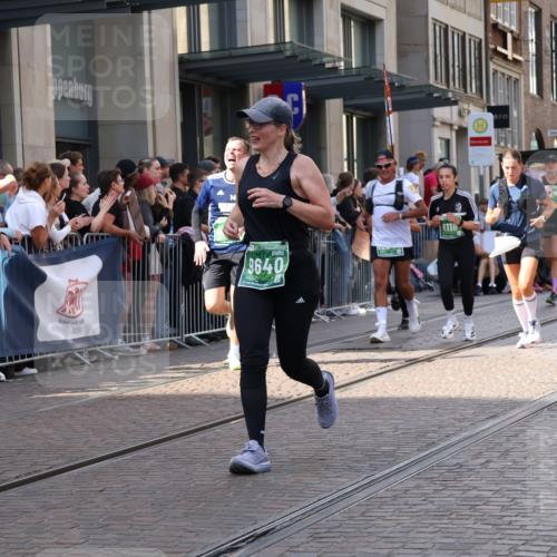 13.09.2026 - 21. swb-Marathon Bremen Strokosch-Dieckow http://msf.ph/oto/10350419 13.09.2026 13:31:45 Ziel 578, 846, 2310, 2934, 3205, 3946, 4030, 4566, 4797, 4979, 5325, 5628, 6116, 6258, 6475, 6875, 7182, 7242, 7526, 7790, 7818, 8048, 8247, 8610, 8970, 9016, 9394, 9640, 9785, 13182, 310, 922, 1600, 2707, 3115, 3152, 3239, 3244, 3278, 3343, 3392, 3579, 3858, 3859, 3989, 4164, 4258, 4273, 4692, 4889, 4998, 5158, 5363, 5426, 5899, 6039, 6062, 6100, 6193, 6213, 6354, 6581, 6602, 7032, 7260, 7608, 7941, 8042, 8205 meine-sportfotos.de