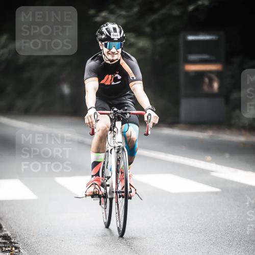 13.09.2026 - Stadtparktriathlon H.Heesch http://msf.ph/oto/10350426 13.09.2026 11:03:03 Radfahren 666, 708 meine-sportfotos.de