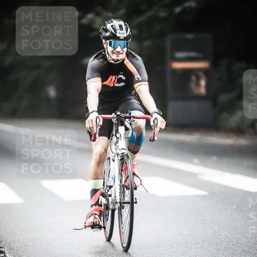 13.09.2026 - Stadtparktriathlon H.Heesch http://msf.ph/oto/10350430 13.09.2026 11:03:03 Radfahren 666, 708 meine-sportfotos.de