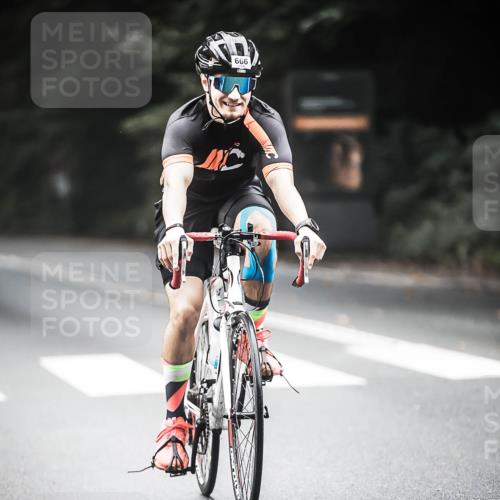 13.09.2026 - Stadtparktriathlon H.Heesch http://msf.ph/oto/10350434 13.09.2026 11:03:03 Radfahren 666, 708 meine-sportfotos.de