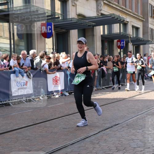 13.09.2026 - 21. swb-Marathon Bremen Strokosch-Dieckow http://msf.ph/oto/10350450 13.09.2026 13:31:45 Ziel 578, 846, 2310, 2934, 3205, 3946, 4030, 4566, 4797, 4979, 5325, 5628, 6116, 6258, 6475, 6875, 7182, 7242, 7526, 7790, 7818, 8048, 8247, 8610, 8970, 9016, 9394, 9640, 9785, 13182, 310, 922, 1600, 2707, 3115, 3152, 3239, 3244, 3278, 3343, 3392, 3579, 3858, 3859, 3989, 4164, 4258, 4273, 4692, 4889, 4998, 5158, 5363, 5426, 5899, 6039, 6062, 6100, 6193, 6213, 6354, 6581, 6602, 7032, 7260, 7608, 7941, 8042, 8205 meine-sportfotos.de