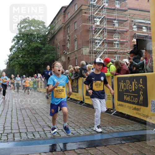 13.09.2026 - Kiel Lauf Yannick Fuchs http://msf.ph/oto/10350454 13.09.2026 08:57:28 Ziel 160, 700, 1546, 1769, 2128, 2129, 3382, 4834, 5006, 5984, 6459, 7478, 7715, 9062, 10876, 10892, 11356, 81, 2384, 3034, 3161, 3305, 3665, 4558, 4908, 5003, 5223, 5340, 5719, 5809, 6361, 6807, 7559, 7752, 7927, 8341, 9307, 9542, 9564, 9940, 10321, 10603, 11423, 11495, 11558, 12062, 12215, 12455, 12512, 406, 689, 1051, 1520, 1714, 2439, 3359, 3375, 3691, 4182, 4321, 4382, 4383, 5219, 5244, 5733, 5762, 5765, 7058, 7547, 7608, 7609, 9870, 81 meine-sportfotos.de