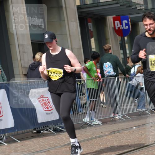 13.09.2026 - 21. swb-Marathon Bremen Strokosch-Dieckow http://msf.ph/oto/10350462 13.09.2026 11:13:21 Ziel 10330, 10484, 10545, 10766, 10883, 10889, 11078, 11084, 11392, 11954, 11999, 12010, 12280, 12460, 12521, 10804, 10893, 11048, 11357, 11627, 11670, 12060, 12393, 12418, 12521 meine-sportfotos.de