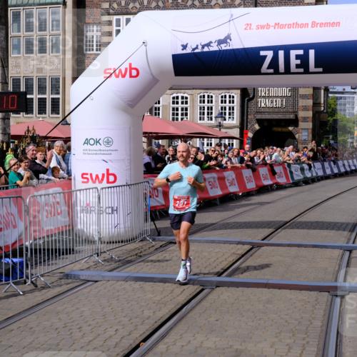 13.09.2026 - 21. swb-Marathon Bremen Tim E. http://msf.ph/oto/10350499 13.09.2026 12:19:59 Ziel  meine-sportfotos.de