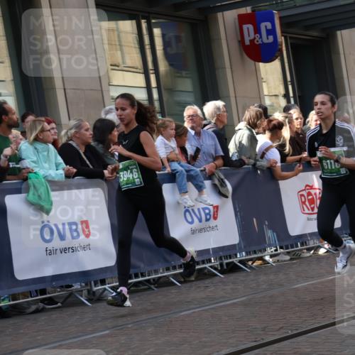 13.09.2026 - 21. swb-Marathon Bremen Strokosch-Dieckow http://msf.ph/oto/10350508 13.09.2026 13:31:47 Ziel 578, 846, 1369, 2310, 2934, 3205, 3650, 3946, 4057, 4566, 4797, 4979, 5325, 5628, 6116, 6258, 6475, 6857, 6875, 7182, 7242, 7526, 7553, 7818, 8048, 8247, 8610, 8970, 9016, 9394, 9640, 13029, 13182, 310, 578, 922, 1600, 2707, 3115, 3239, 3244, 3278, 3579, 3858, 3859, 3989, 4030, 4164, 4258, 4273, 4692, 4889, 4998, 5158, 5363, 5426, 5899, 6039, 6062, 6100, 6193, 6213, 6354, 6581, 6602, 7032, 7242, 7260, 7608, 7941, 8042, 8205 meine-sportfotos.de