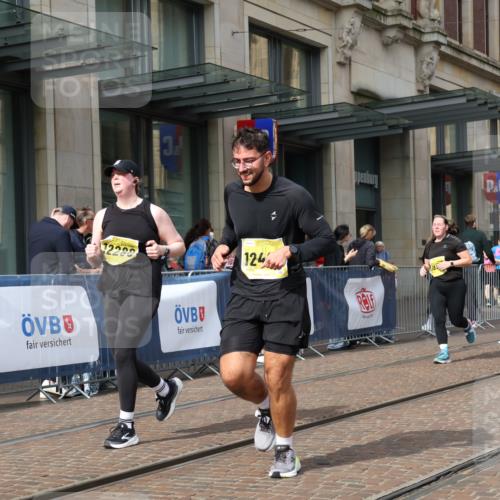 13.09.2026 - 21. swb-Marathon Bremen Strokosch-Dieckow http://msf.ph/oto/10350557 13.09.2026 11:13:23 Ziel 10330, 10484, 10545, 10766, 10883, 10889, 11078, 11084, 11392, 11954, 11999, 12010, 12280, 12460, 10804, 11048, 11357, 11670, 12393, 12418, 12460, 12521 meine-sportfotos.de