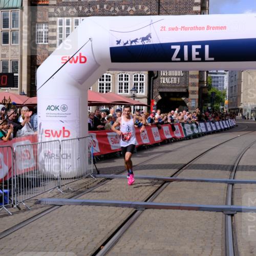 13.09.2026 - 21. swb-Marathon Bremen Tim E. http://msf.ph/oto/10350586 13.09.2026 12:21:09 Ziel 626, 1231 meine-sportfotos.de