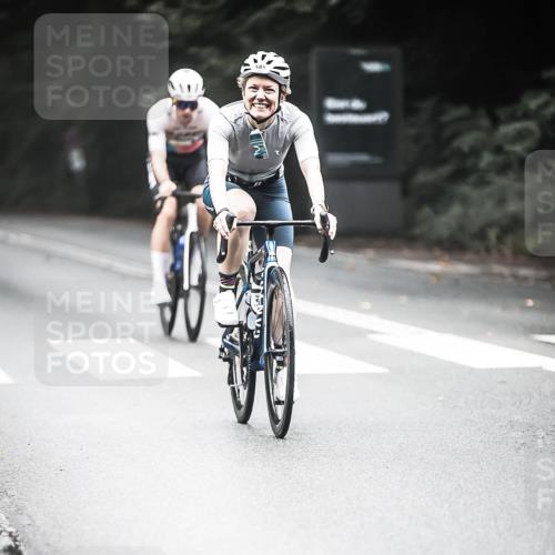 13.09.2026 - Stadtparktriathlon H.Heesch http://msf.ph/oto/10350607 13.09.2026 11:03:41 Radfahren 445, 470, 540, 547, 612, 683, 690 meine-sportfotos.de
