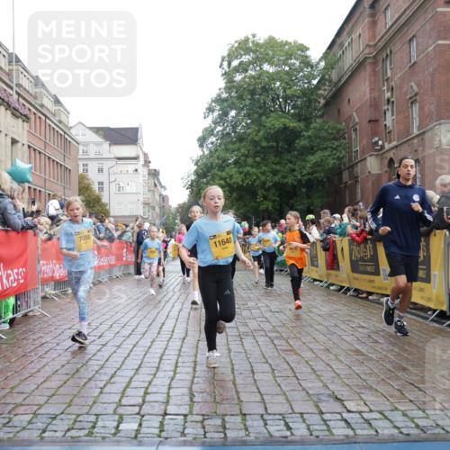 13.09.2026 - Kiel Lauf Yannick Fuchs http://msf.ph/oto/10350611 13.09.2026 08:57:30 Ziel 160, 700, 1546, 1769, 2128, 2129, 4834, 5006, 5984, 6459, 7478, 7715, 9062, 9579, 10876, 10892, 11356, 81, 2384, 3034, 3161, 3305, 3382, 3665, 4908, 5003, 5340, 5719, 5809, 6361, 7752, 8341, 9542, 9564, 9940, 10321, 10892, 11423, 11495, 11558, 12215, 12455, 12512, 406, 689, 1051, 1520, 1714, 2439, 3020, 3359, 3375, 3691, 4182, 4321, 4382, 4383, 5219, 5244, 5666, 5733, 5762, 5765, 5895, 7058, 7547, 7604, 7608, 7609, 8668, 8838, 9870, 10889, 11227, 81 meine-sportfotos.de