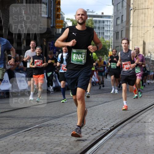 13.09.2026 - 21. swb-Marathon Bremen Strokosch-Dieckow http://msf.ph/oto/10350669 13.09.2026 13:29:24 Ziel 394, 430, 565, 687, 722, 725, 745, 936, 1014, 1274, 1688, 2023, 2070, 2223, 2378, 2851, 3419, 3665, 3938, 4590, 5036, 5225, 5865, 6099, 6937, 6955, 7149, 7361, 8984, 8985, 9661, 1083, 1243, 1581, 2076, 2301, 2742, 2957, 3030, 3721, 4576, 5244, 5599, 6006, 6384, 6499, 6690, 6930, 7013, 7384, 7426, 7649, 8009, 8481, 8594, 8831, 10013, 13031 meine-sportfotos.de