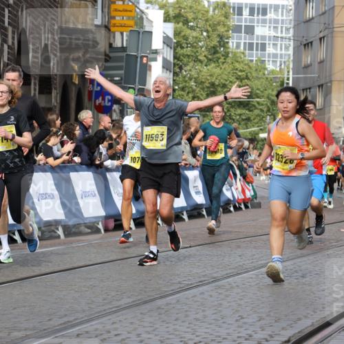 13.09.2026 - 21. swb-Marathon Bremen Strokosch-Dieckow http://msf.ph/oto/10350677 13.09.2026 10:54:36 Ziel 10359, 10503, 10577, 10631, 10749, 10837, 10884, 10996, 11099, 11118, 11290, 11329, 11361, 11476, 11765, 11843, 11989, 11998, 10589, 10608, 10704, 11040, 11174, 11569, 11874, 12519, 12800, 13526 meine-sportfotos.de