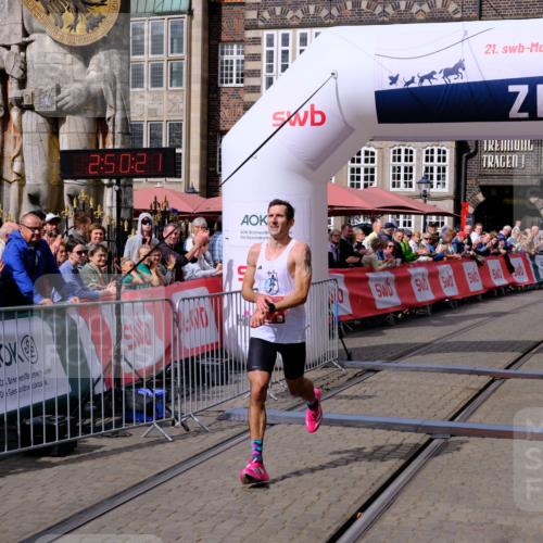 13.09.2026 - 21. swb-Marathon Bremen Tim E. http://msf.ph/oto/10350695 13.09.2026 12:21:11 Ziel 626, 1231 meine-sportfotos.de