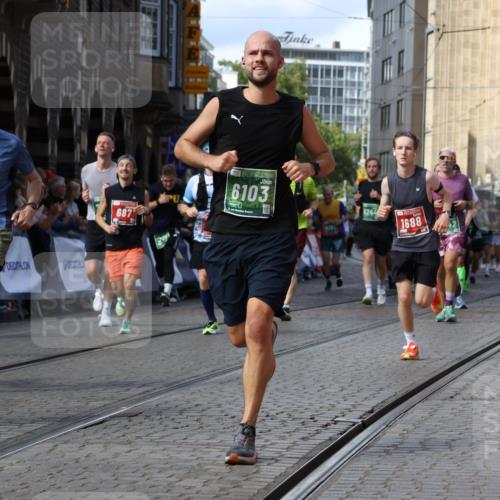 13.09.2026 - 21. swb-Marathon Bremen Strokosch-Dieckow http://msf.ph/oto/10350698 13.09.2026 13:29:24 Ziel 394, 430, 565, 687, 722, 725, 745, 936, 1014, 1274, 1688, 2023, 2070, 2223, 2378, 2851, 3419, 3665, 3938, 4590, 5036, 5225, 5865, 6099, 6937, 6955, 7149, 7361, 8984, 8985, 9661, 1083, 1243, 1581, 2076, 2301, 2742, 2957, 3030, 3721, 4576, 5244, 5599, 6006, 6384, 6499, 6690, 6930, 7013, 7384, 7426, 7649, 8009, 8481, 8594, 8831, 10013, 13031 meine-sportfotos.de