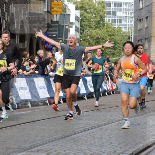 13.09.2026 - 21. swb-Marathon Bremen Strokosch-Dieckow http://msf.ph/oto/10350706 13.09.2026 10:54:36 Ziel 10359, 10503, 10577, 10631, 10749, 10837, 10884, 10996, 11099, 11118, 11290, 11329, 11361, 11476, 11765, 11843, 11989, 11998, 10589, 10608, 10704, 11040, 11174, 11569, 11874, 12519, 12800, 13526 meine-sportfotos.de