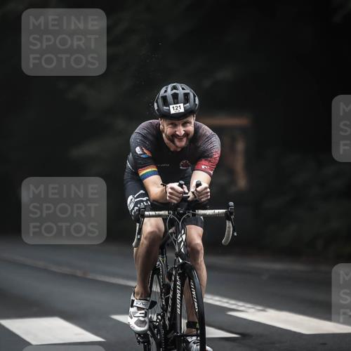 13.09.2026 - Stadtparktriathlon H.Heesch http://msf.ph/oto/10350714 13.09.2026 09:20:05 Radfahren 102, 121 meine-sportfotos.de