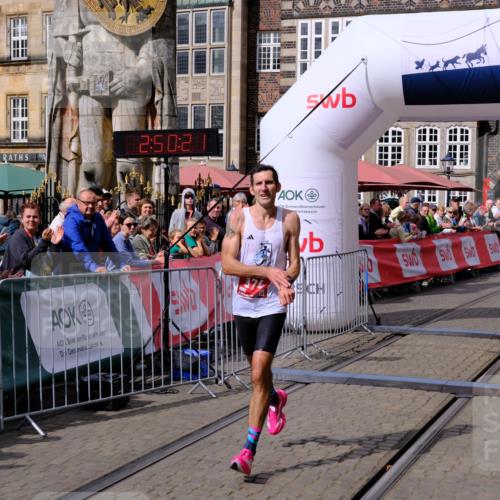 13.09.2026 - 21. swb-Marathon Bremen Tim E. http://msf.ph/oto/10350725 13.09.2026 12:21:11 Ziel 626, 1231 meine-sportfotos.de