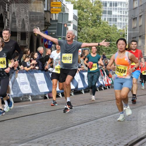 13.09.2026 - 21. swb-Marathon Bremen Strokosch-Dieckow http://msf.ph/oto/10350735 13.09.2026 10:54:36 Ziel 10359, 10503, 10577, 10631, 10749, 10837, 10884, 10996, 11099, 11118, 11290, 11329, 11361, 11476, 11765, 11843, 11989, 11998, 10589, 10608, 10704, 11040, 11174, 11569, 11874, 12519, 12800, 13526 meine-sportfotos.de