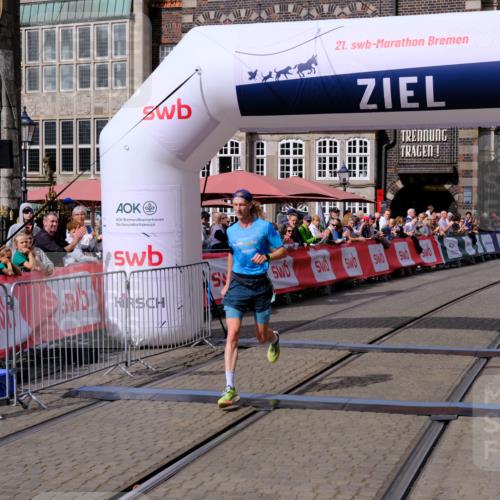 13.09.2026 - 21. swb-Marathon Bremen Tim E. http://msf.ph/oto/10350740 13.09.2026 12:21:33 Ziel  meine-sportfotos.de