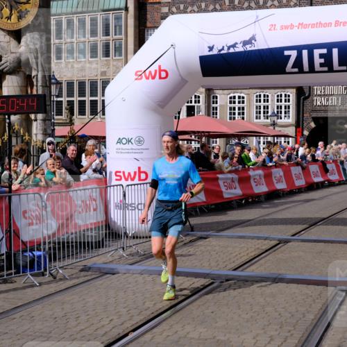 13.09.2026 - 21. swb-Marathon Bremen Tim E. http://msf.ph/oto/10350788 13.09.2026 12:21:33 Ziel  meine-sportfotos.de