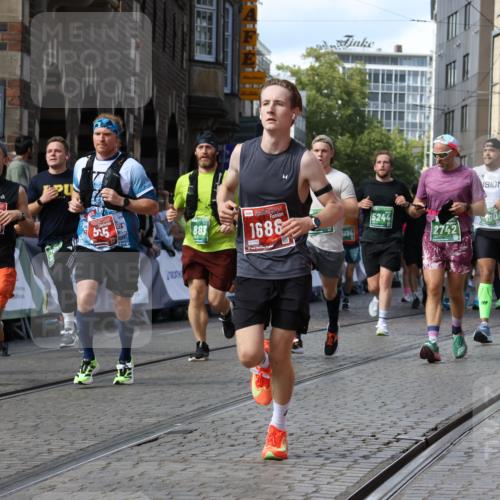 13.09.2026 - 21. swb-Marathon Bremen Strokosch-Dieckow http://msf.ph/oto/10350883 13.09.2026 13:29:26 Ziel 394, 430, 565, 687, 725, 745, 936, 1274, 1545, 1688, 2023, 2070, 2223, 2378, 2867, 3796, 3938, 4590, 5036, 5225, 6030, 6099, 7149, 7361, 8984, 9249, 9661, 1083, 1243, 1581, 2076, 2742, 3030, 3721, 4576, 5244, 6006, 6384, 6499, 6690, 6930, 7384, 7426, 7649, 7884, 8481, 8594, 8831, 9747, 9770, 10013, 13031 meine-sportfotos.de