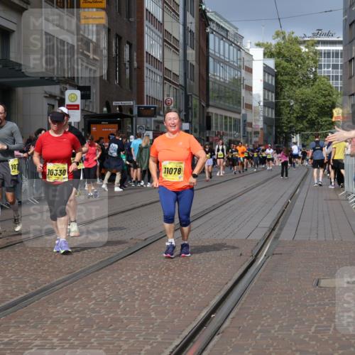 13.09.2026 - 21. swb-Marathon Bremen Strokosch-Dieckow http://msf.ph/oto/10350924 13.09.2026 11:13:34 Ziel 10330, 10491, 10766, 10799, 10880, 11027, 11078, 11902, 11999, 12010, 10484, 10545, 10883, 10889, 11084, 11392, 11670, 11954, 11999, 12280, 12460, 12521 meine-sportfotos.de