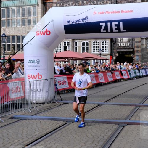 13.09.2026 - 21. swb-Marathon Bremen Tim E. http://msf.ph/oto/10350927 13.09.2026 12:22:50 Ziel 176 meine-sportfotos.de