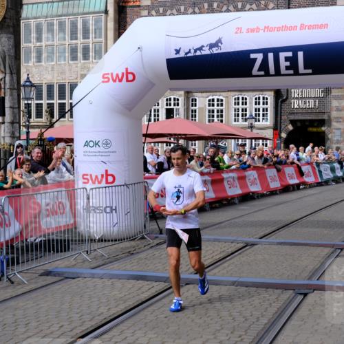 13.09.2026 - 21. swb-Marathon Bremen Tim E. http://msf.ph/oto/10350956 13.09.2026 12:22:50 Ziel 176 meine-sportfotos.de