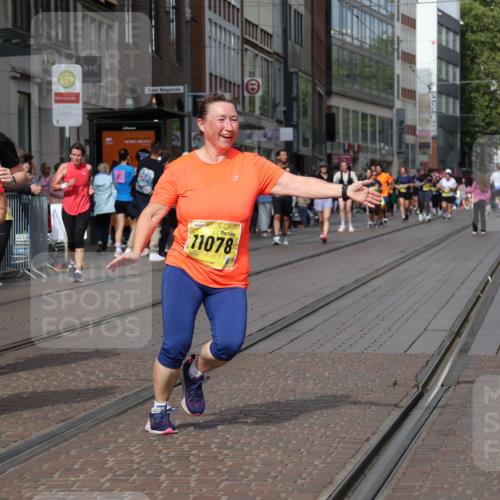 13.09.2026 - 21. swb-Marathon Bremen Strokosch-Dieckow http://msf.ph/oto/10350971 13.09.2026 11:13:35 Ziel 10330, 10491, 10766, 10799, 10880, 11027, 11078, 11902, 12010, 10484, 10545, 10883, 10889, 11084, 11392, 11670, 11954, 11999, 12280, 12460, 12521 meine-sportfotos.de