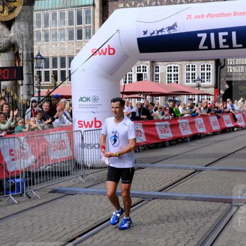 13.09.2026 - 21. swb-Marathon Bremen Tim E. http://msf.ph/oto/10350997 13.09.2026 12:22:51 Ziel 176 meine-sportfotos.de